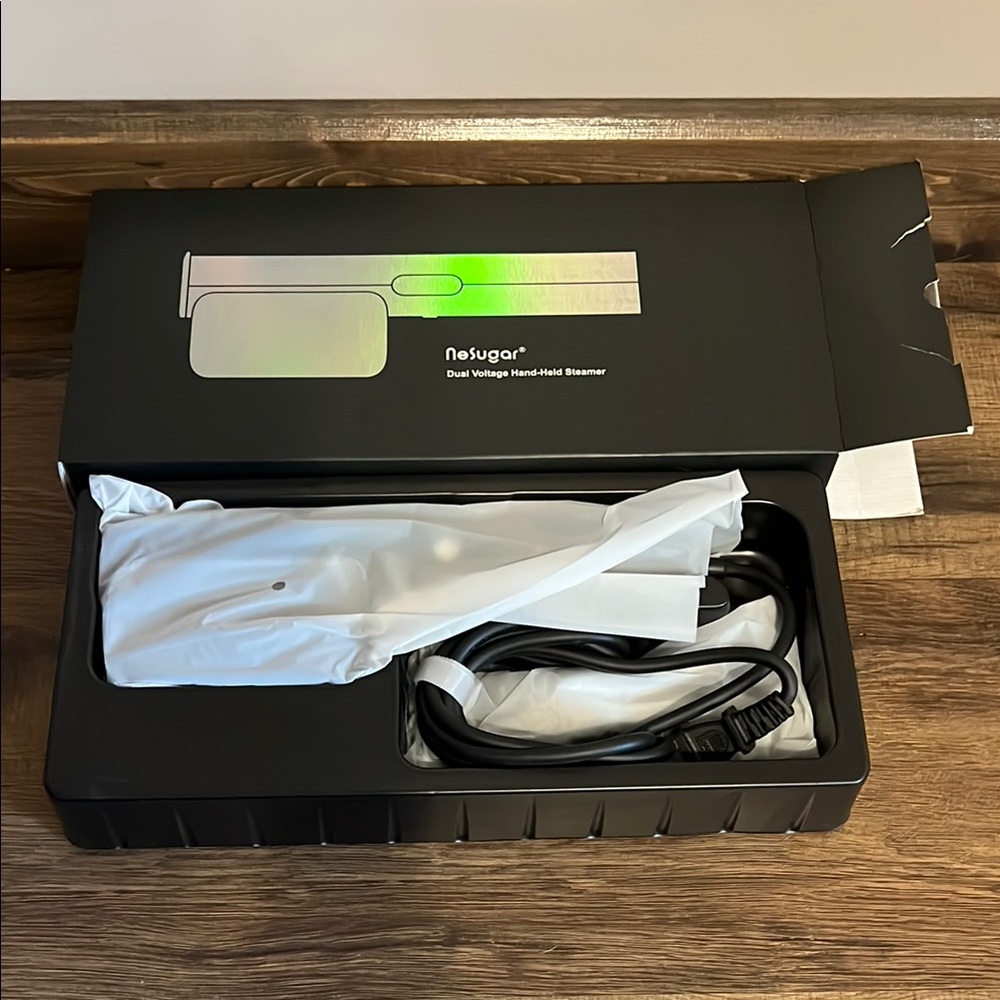 Nesugar Dual Voltage Handheld Steamer